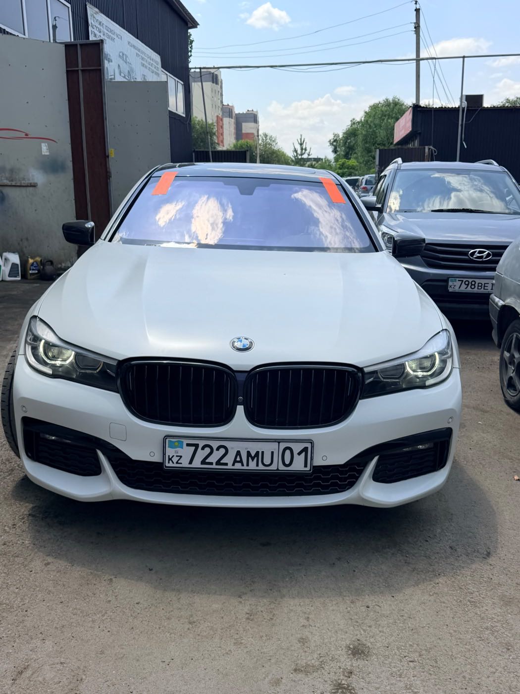 Замена лобового стекла BMW 7 серии в Алматы