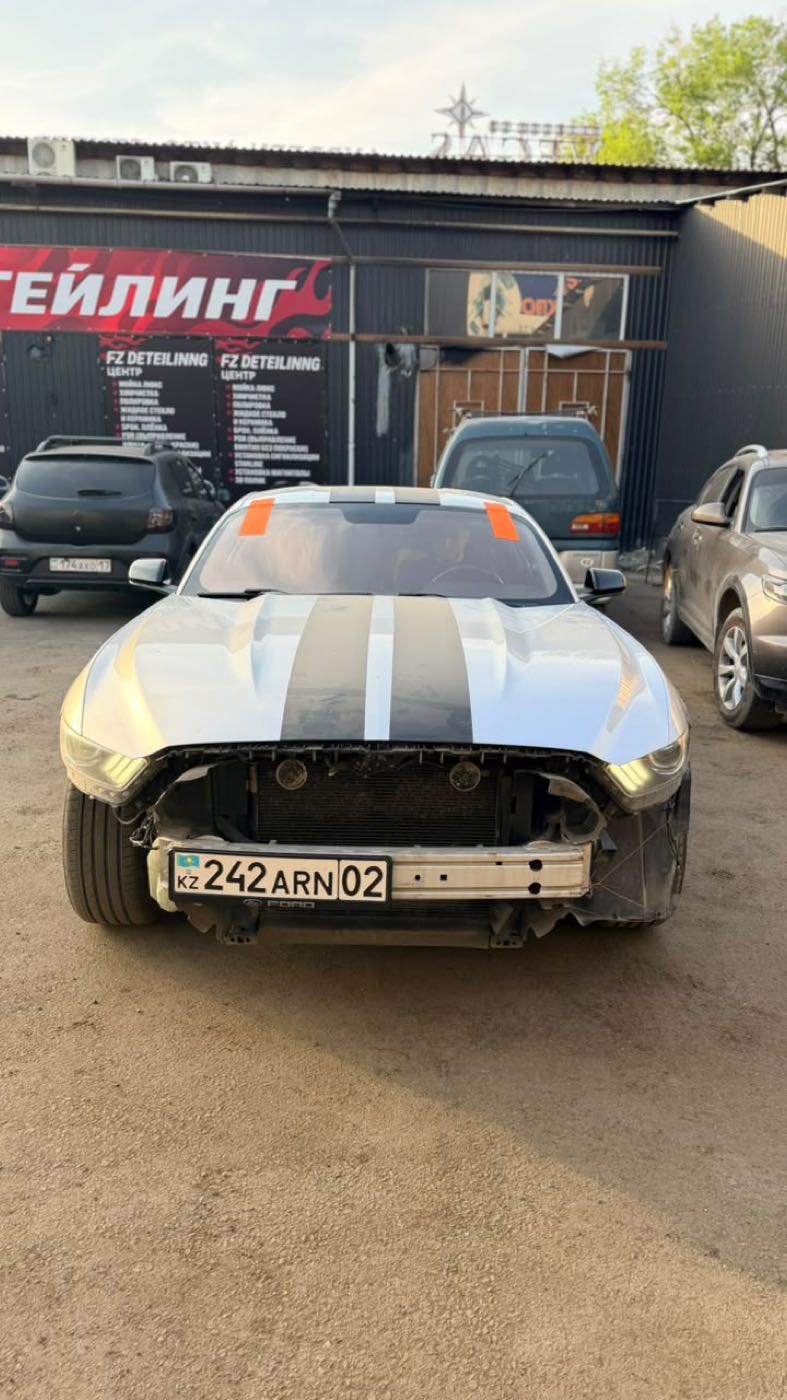 Замена лобового стекла Ford Mustang в Алматы