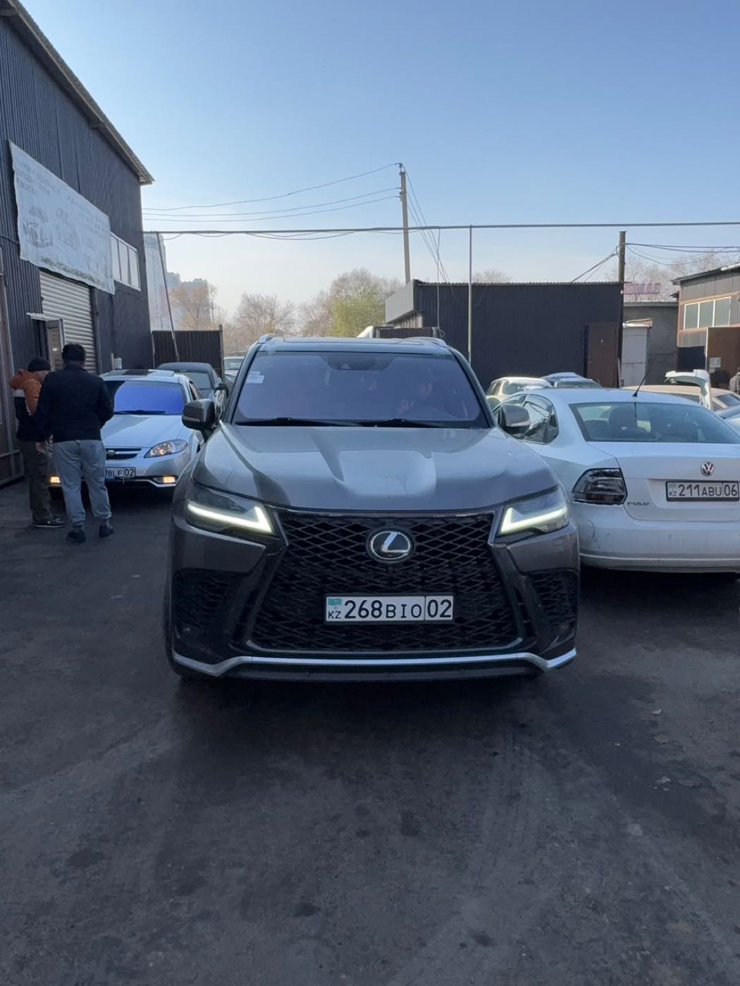 Замена лобового стекла Lexus LX в Алматы