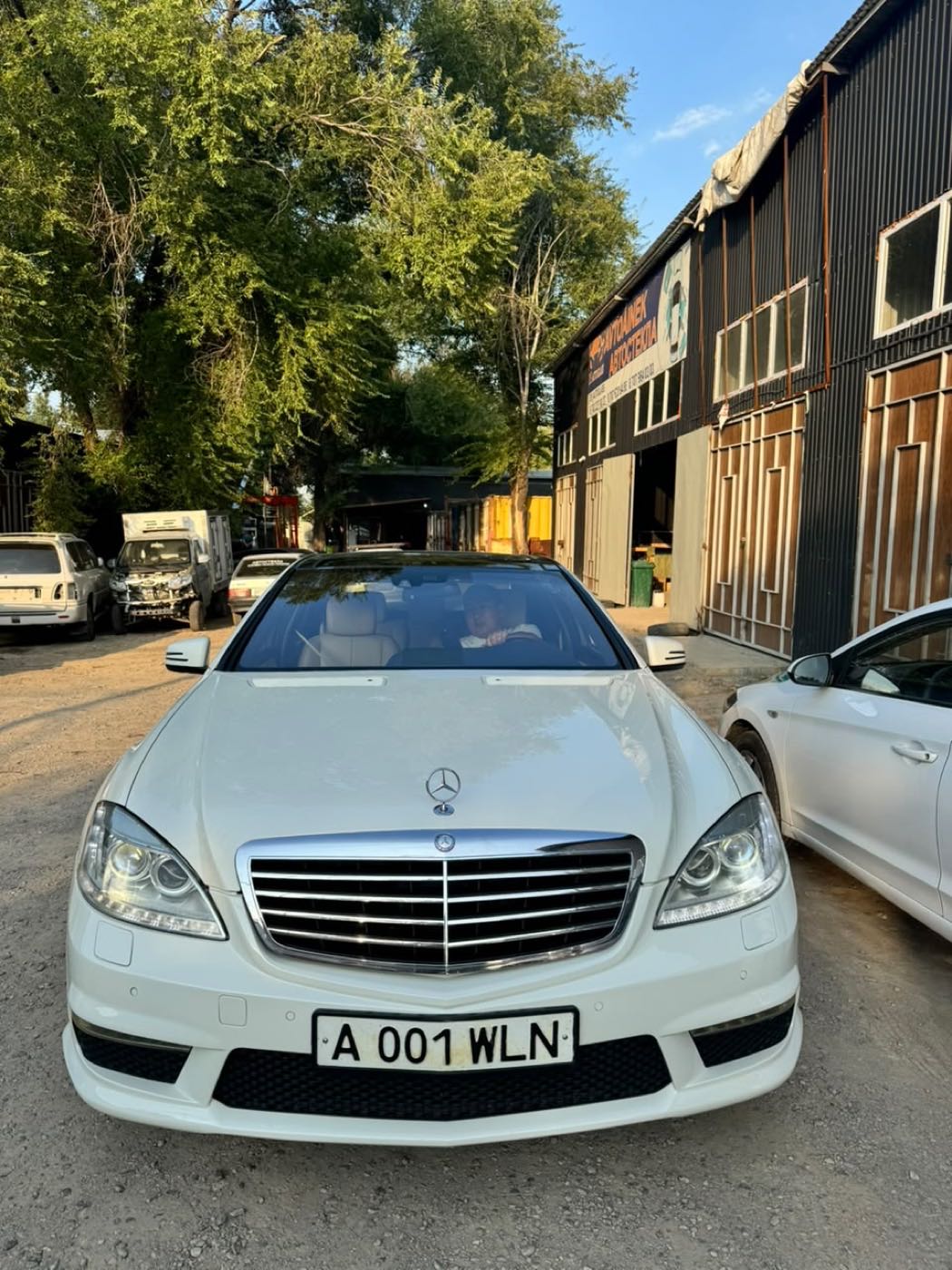 Замена лобового стекла Mercedes-Benz S-Class в Алматы